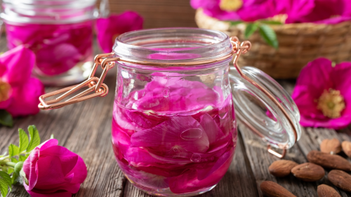 pétalos de rosas macerados en solvente hidroglicerinado