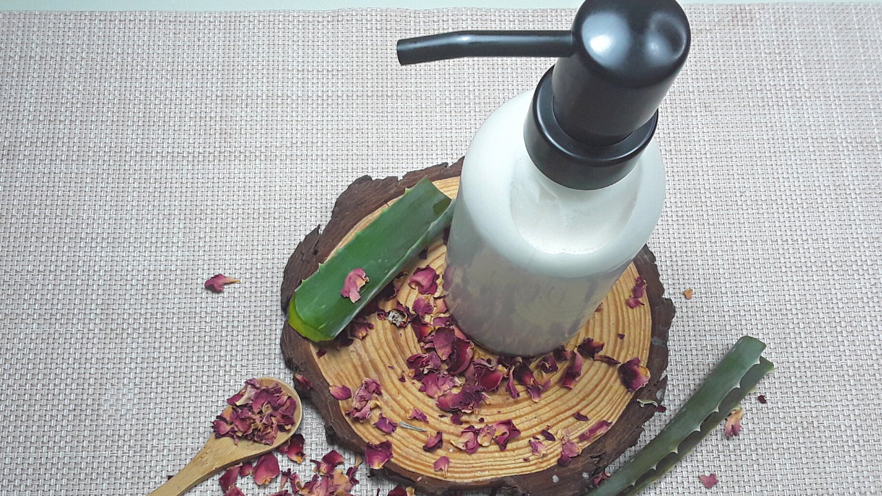 Ácido Hialurónico, rosas y aloe vera