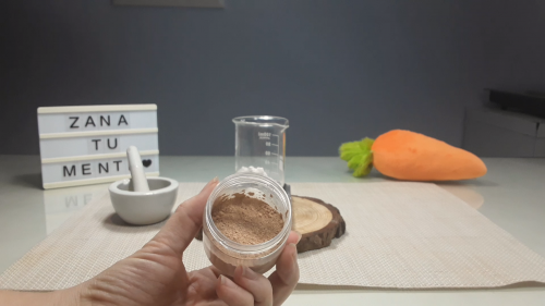 Corrector de ojeras o iluminador natural antiarrugas