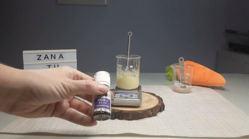 Corrector de ojeras o iluminador natural antiarrugas