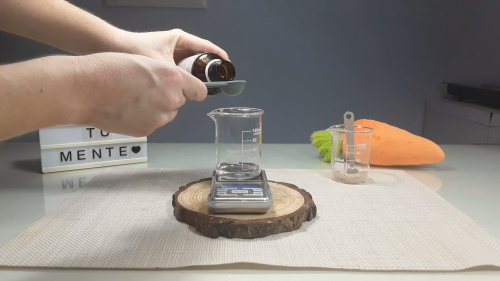 Corrector de ojeras o iluminador natural antiarrugas